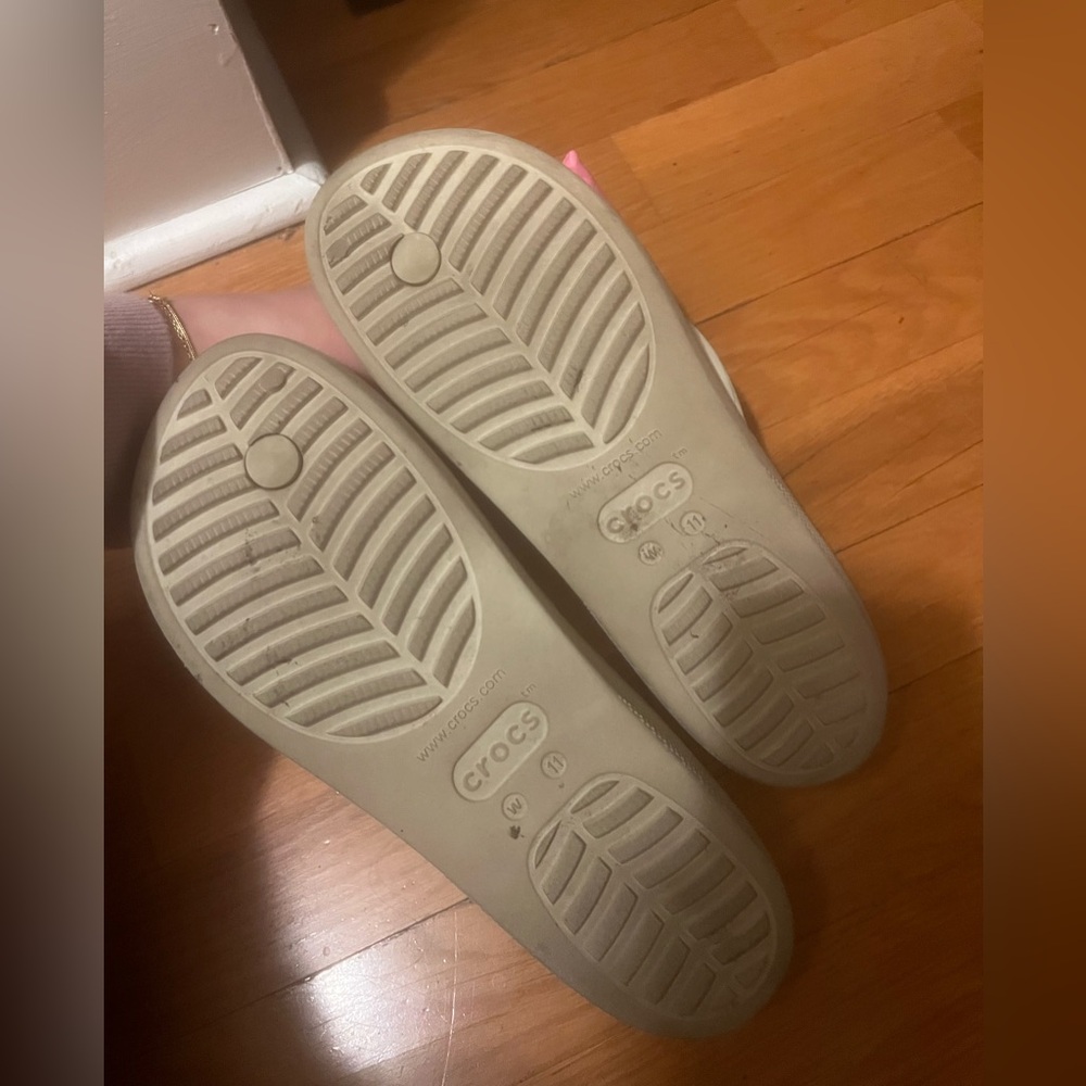 Crocs Classic Platform Bow Flip - image 4